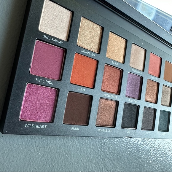 Urban Decay Born to Run Palette * New - Picture 3 of 5